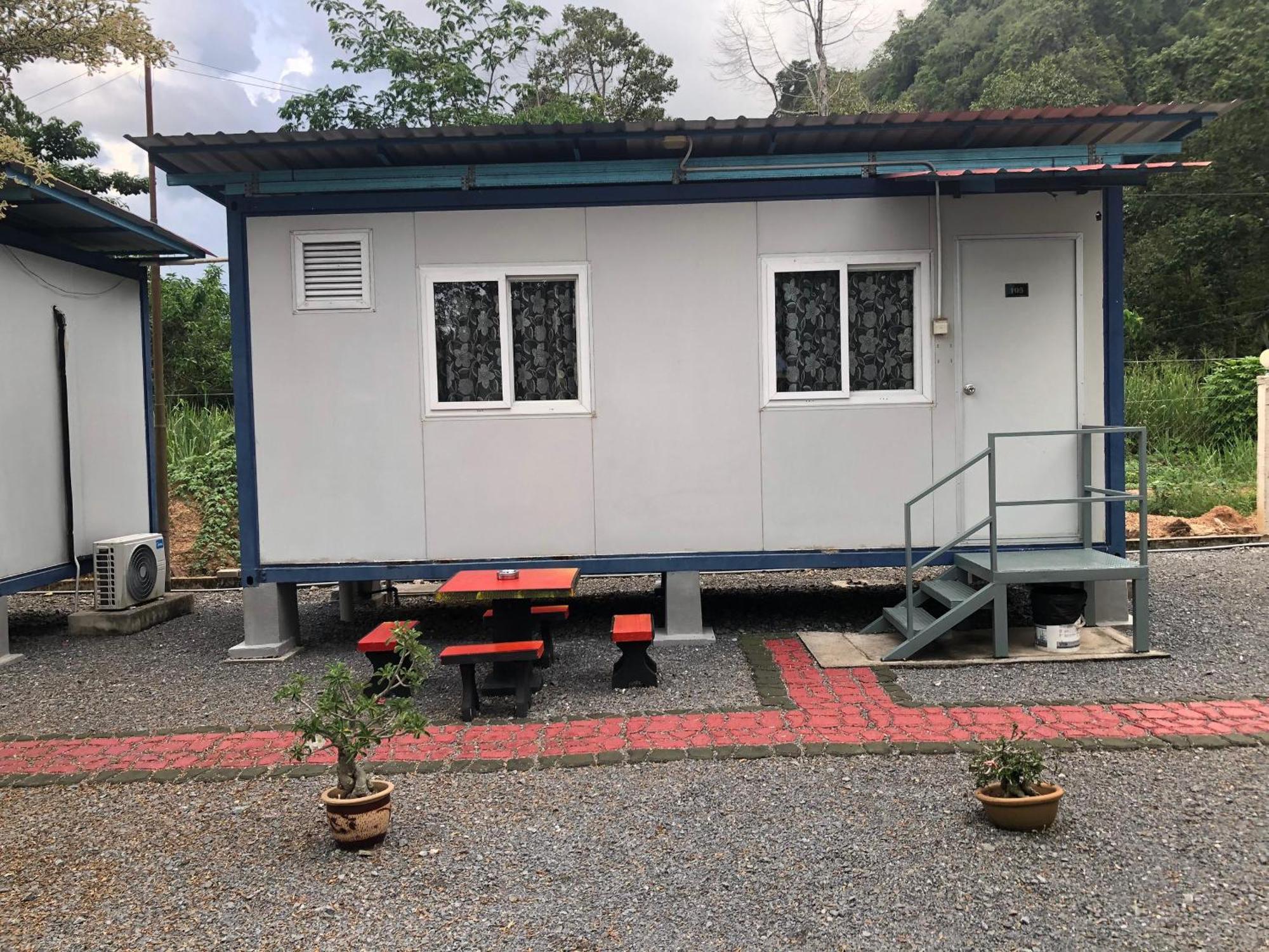 Guest House Gua Kelam Kaki Bukit Dış mekan fotoğraf